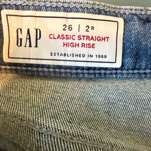 GAP Size 2 CLASSIC STRAIGHT
HIGH RISE - Picture 6 of 6